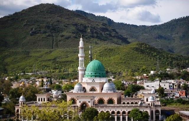 Shrine of the Saint Bari Imam (Shah Abdul Latif Kazmi) 