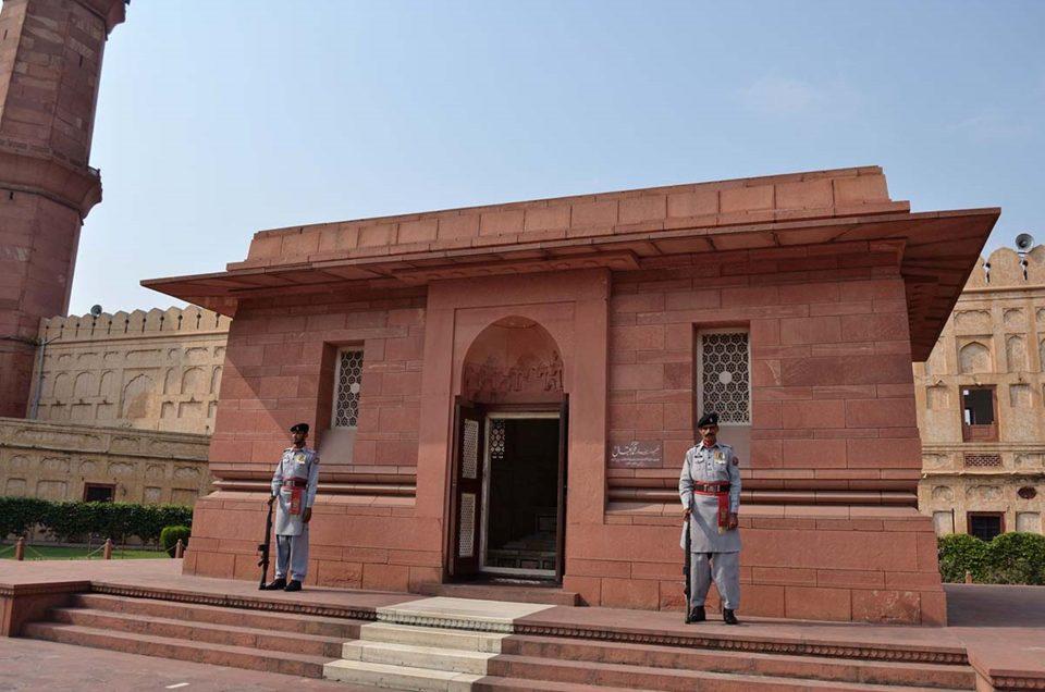 Tomb of Alama Iqbal Image